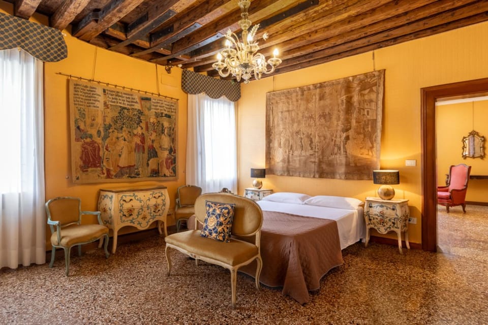 Palazzo San Firmino residenza storica all Suite Canal View Bed and Breakfast in San Marco