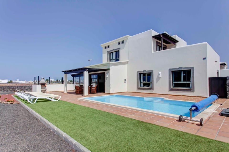 Off site, Day, Summer, BBQ facilities, Garden, Area and facilities, Swimming pool
