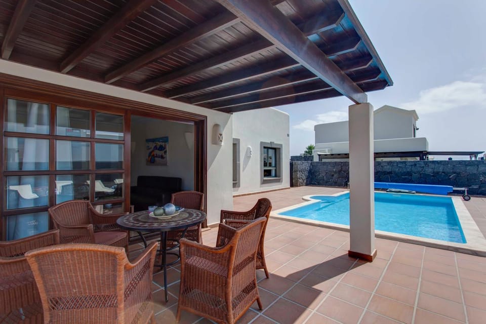 Garden, Balcony/Terrace