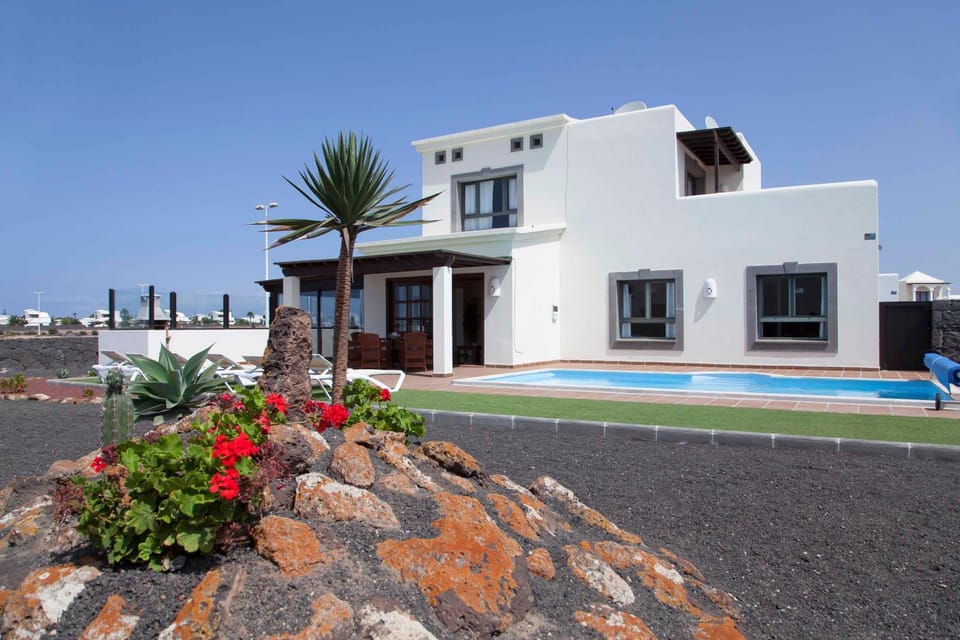 Off site, Day, Summer, BBQ facilities, Garden, Area and facilities, Swimming pool