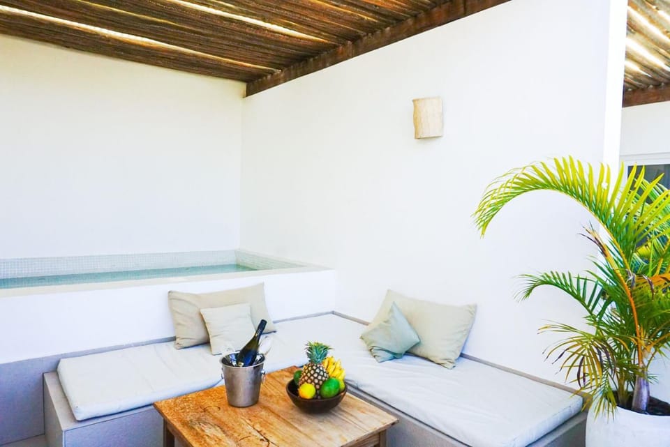 Balcony/Terrace, Swimming pool