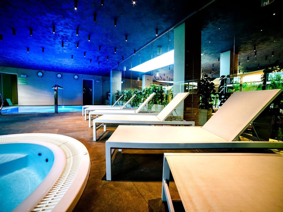 Hot Tub, Pool view, Swimming pool, Swimming pool