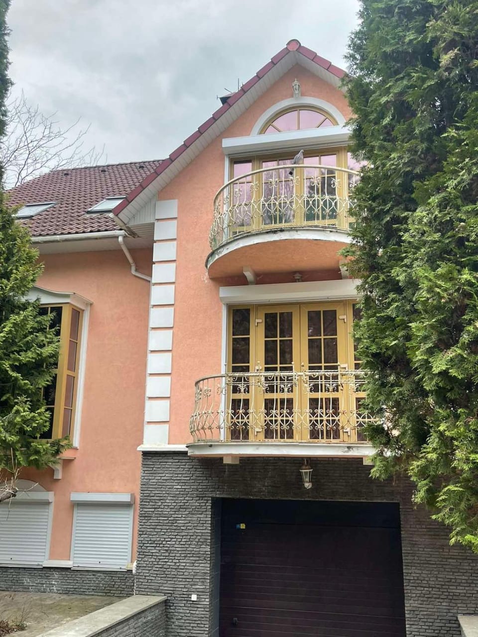 Property building, Day