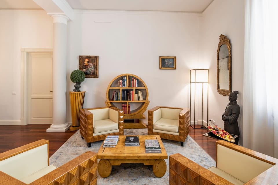Communal lounge/ TV room