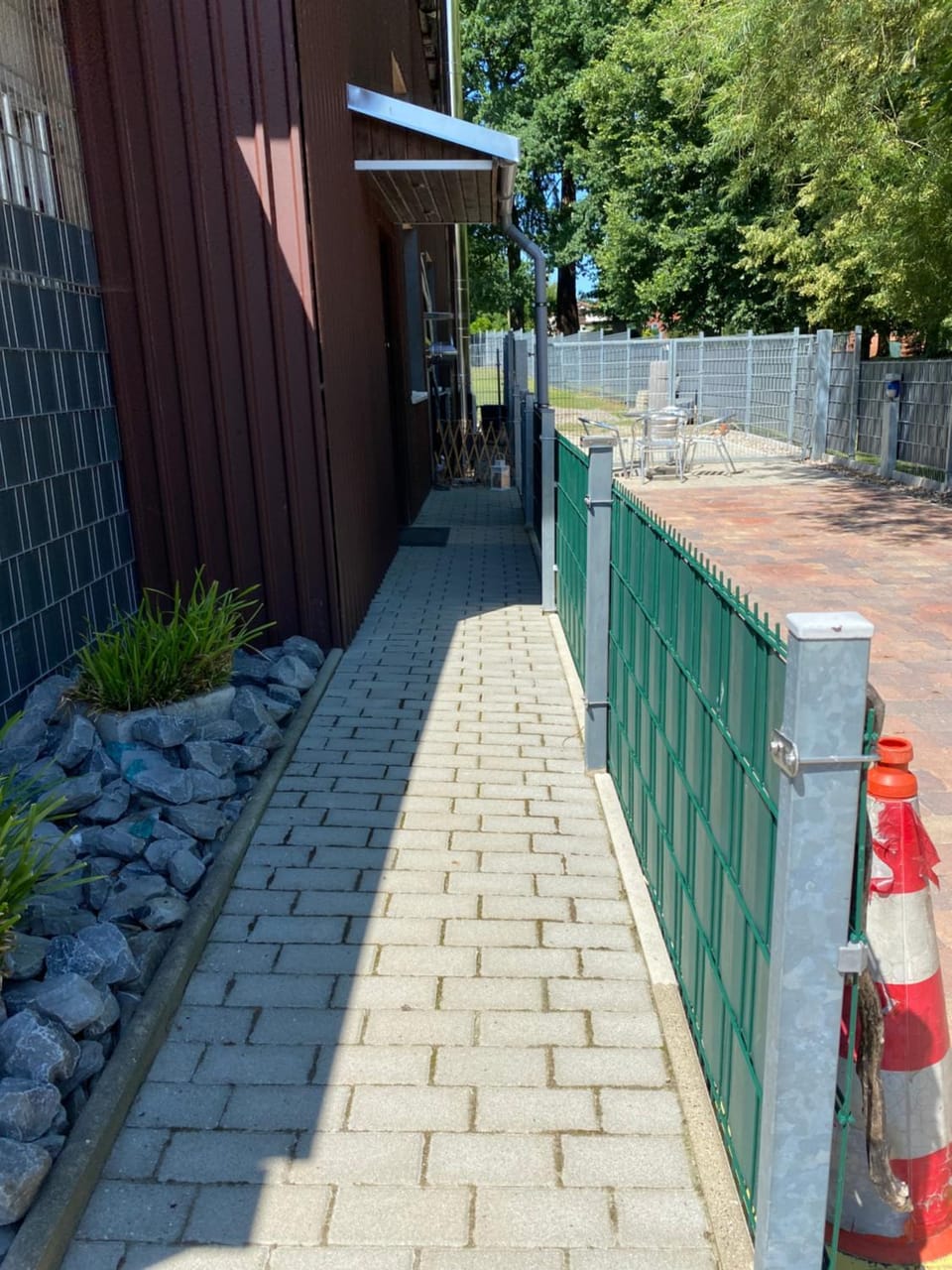Facade/entrance, Parking