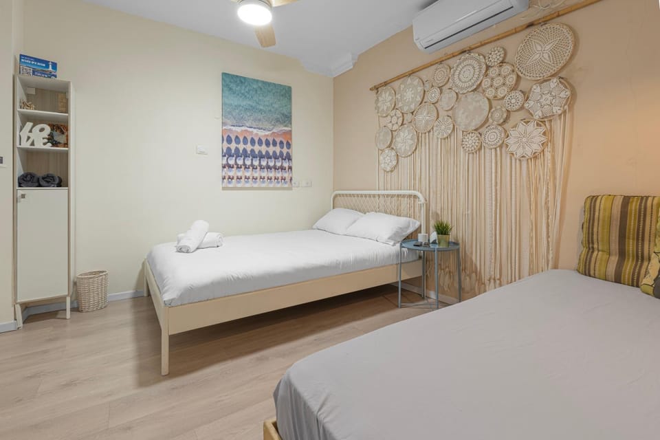 Sunshine Suite Boutique Only 5 Min Walk To The Beach - By SEAELO EILAT Apartment in Eilat