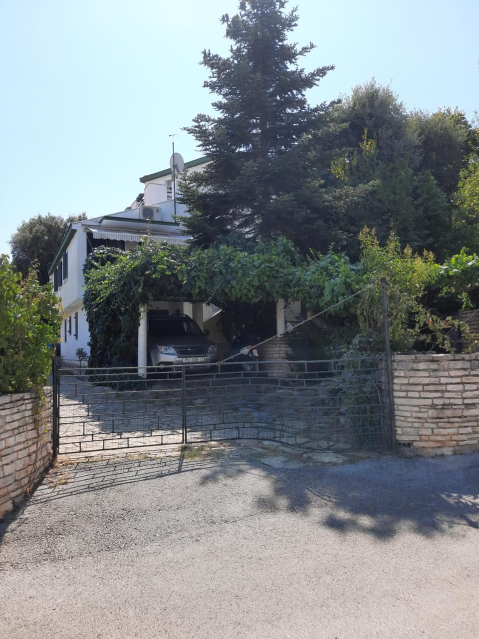 Property building, Day