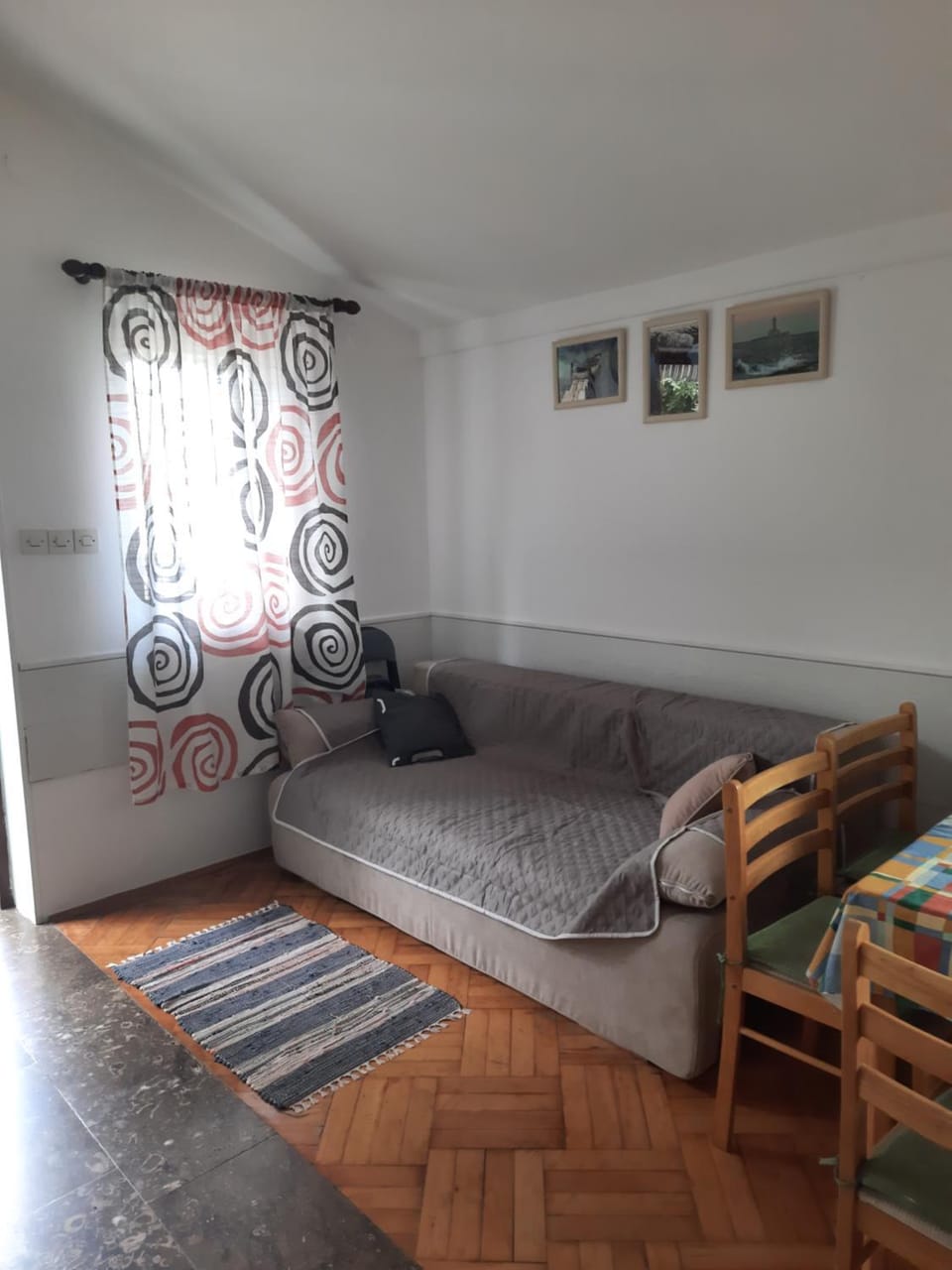 Bed, Living room, Seating area