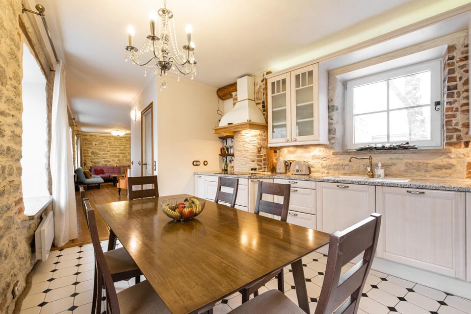 Coffee/tea facilities, Kitchen or kitchenette, Dining area, dishwasher, minibar, pet friendly, stove, toaster