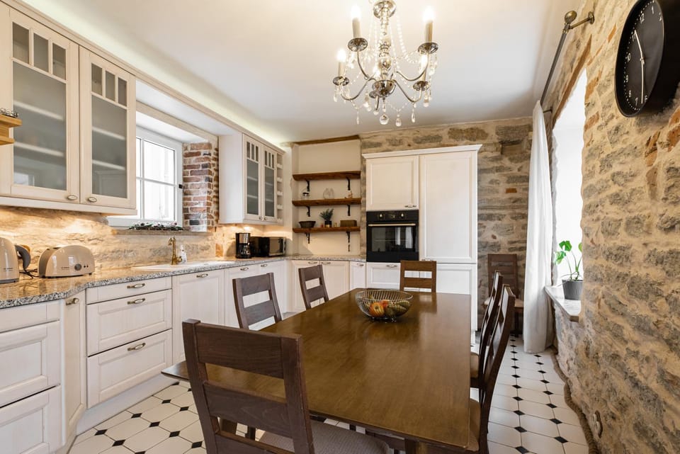 Coffee/tea facilities, Kitchen or kitchenette, Dining area, dishwasher, minibar, pet friendly, stove, toaster