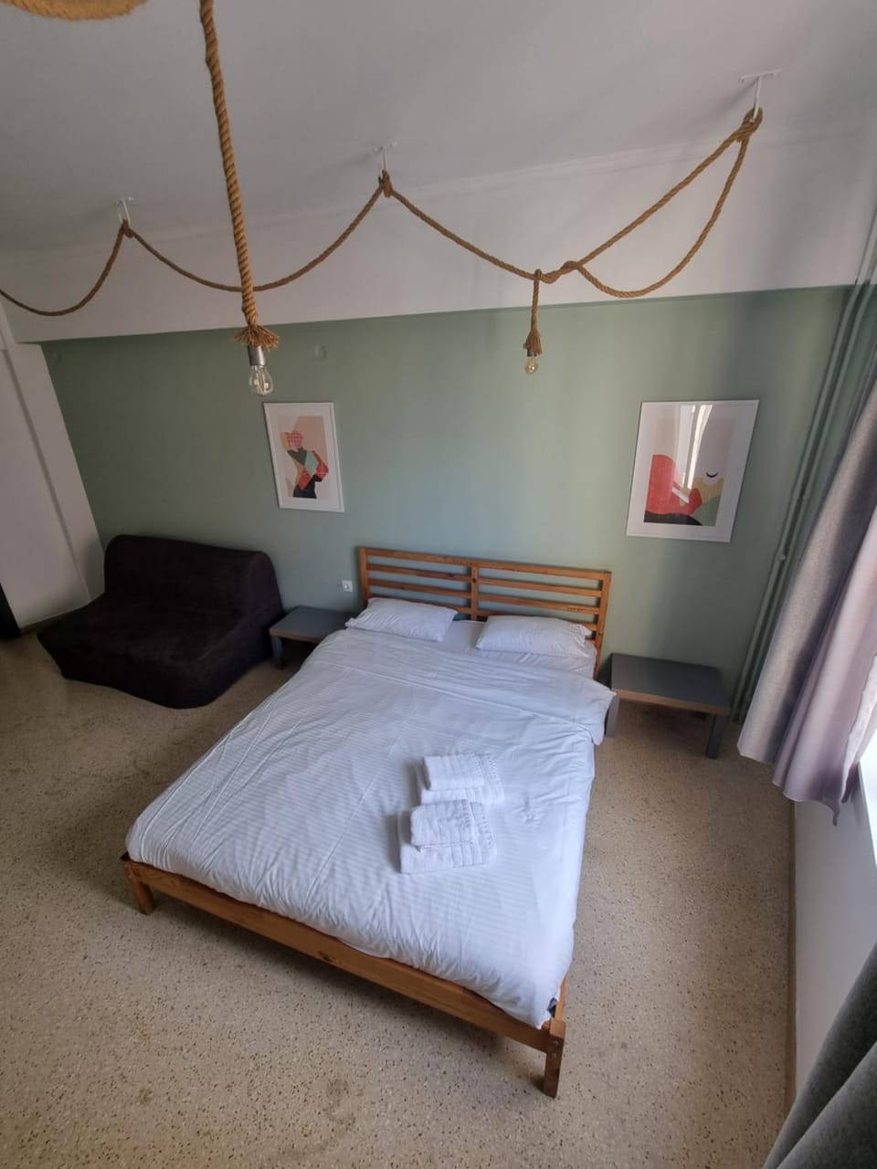 Photo of the whole room, Bedroom