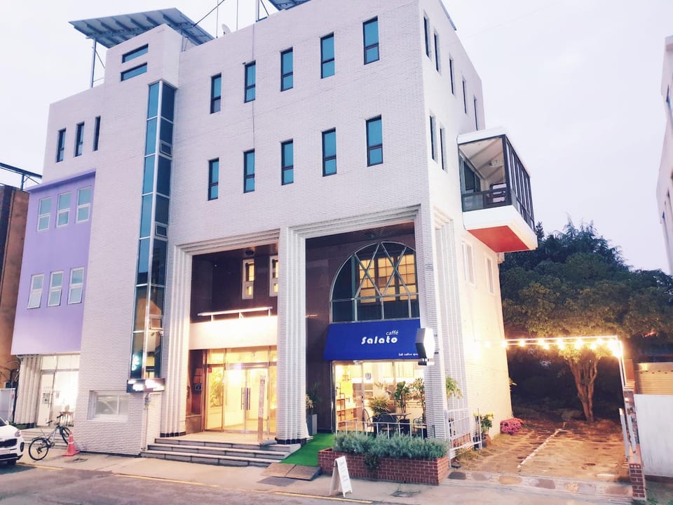 Picasso Guesthouse Bed and Breakfast in South Korea