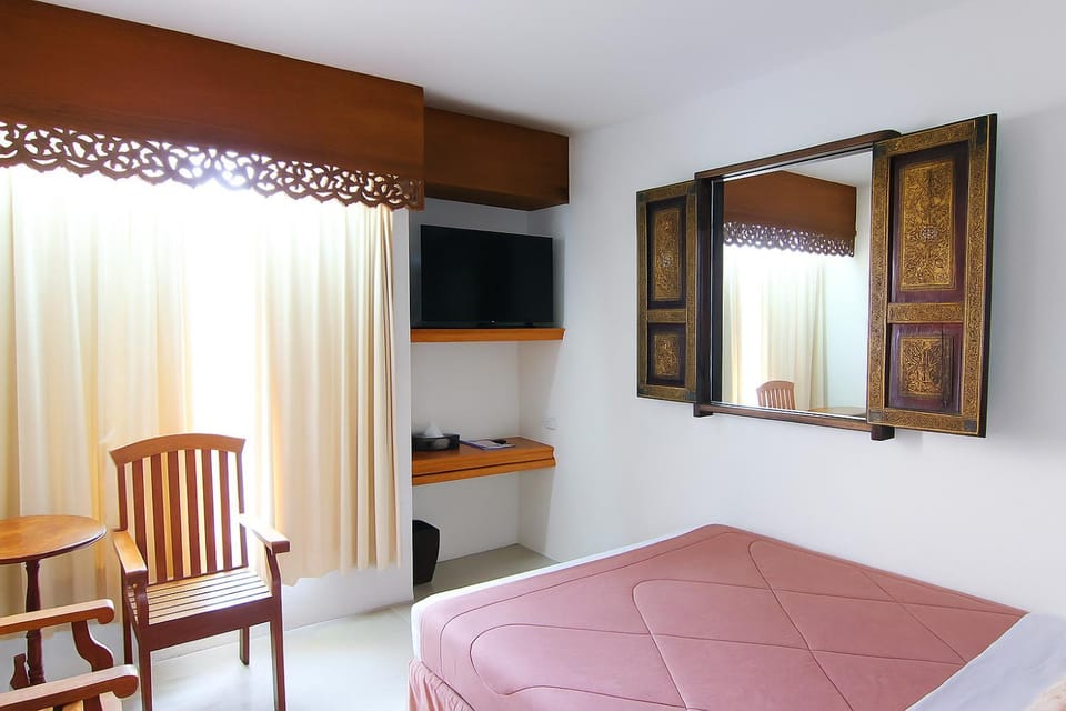 Bed, TV and multimedia