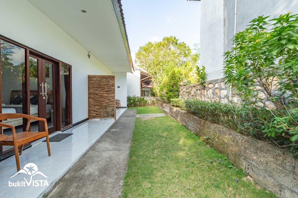 Property building, Patio, Garden
