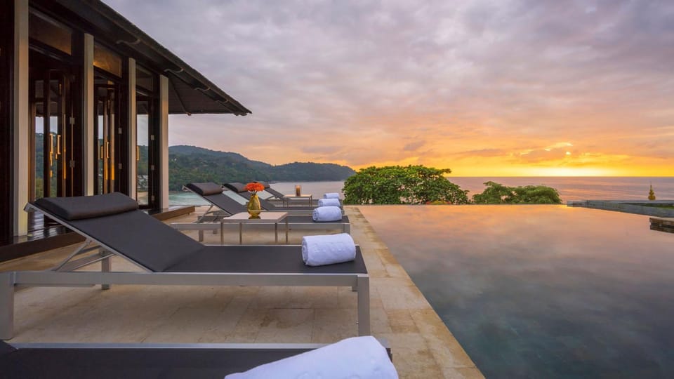 Balcony/Terrace, Sea view, Swimming pool, Sunset, sunbed