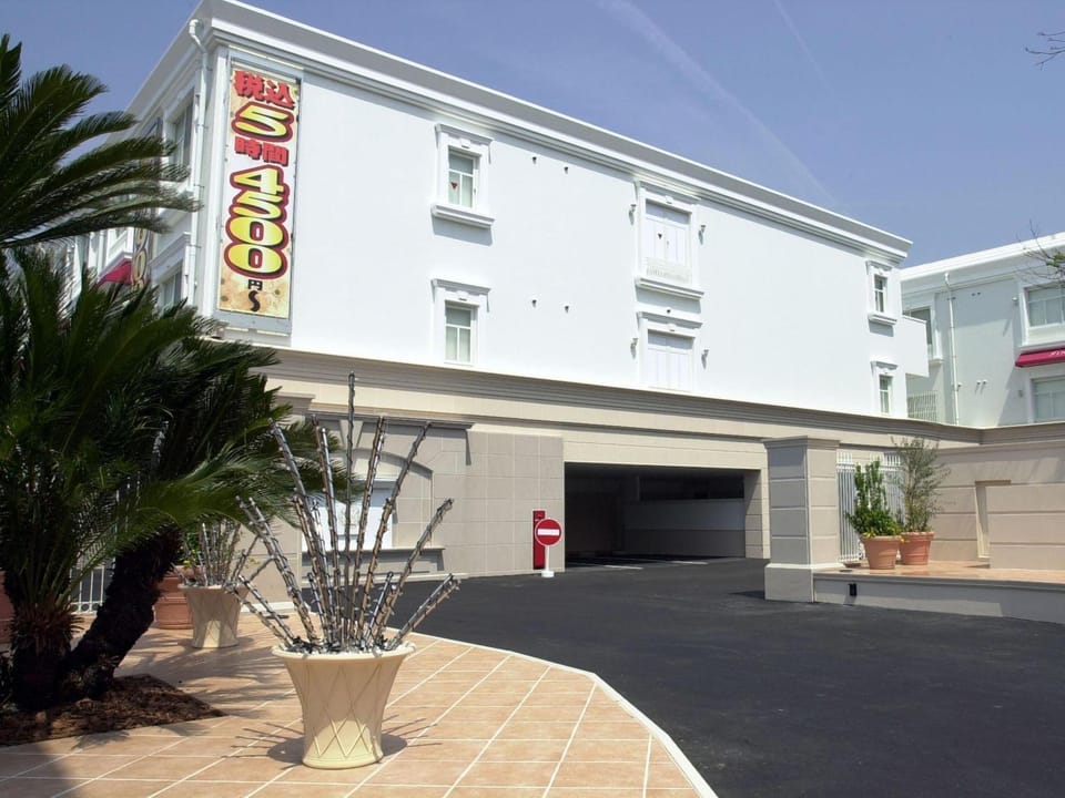 Facade/entrance, Day