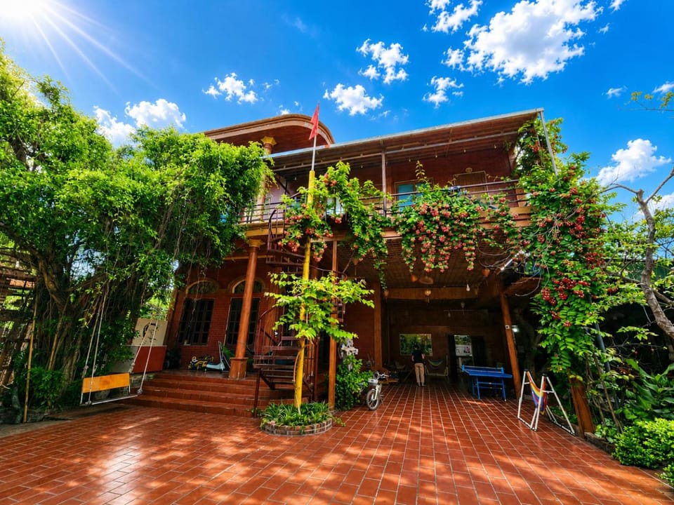 Property building, Day
