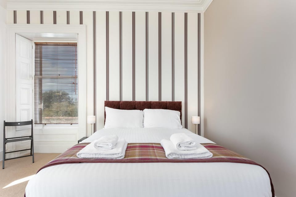 Sea Breeze - Donnini Apartments House in Ayr