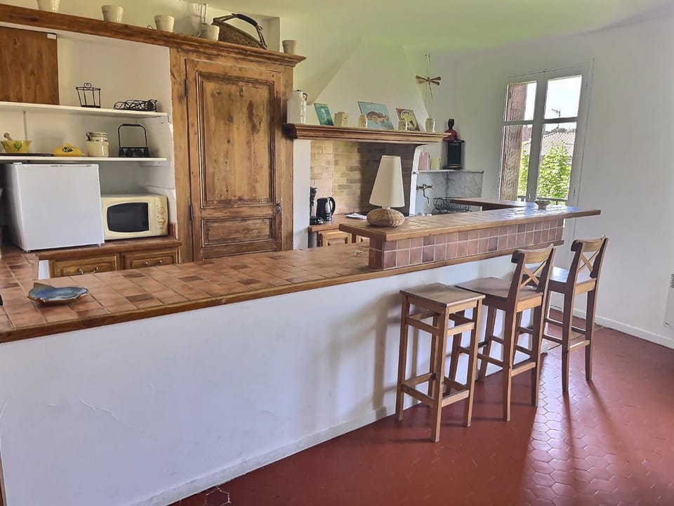 Kitchen or kitchenette, Dining area, dishwasher, minibar, pet friendly, stove, toaster