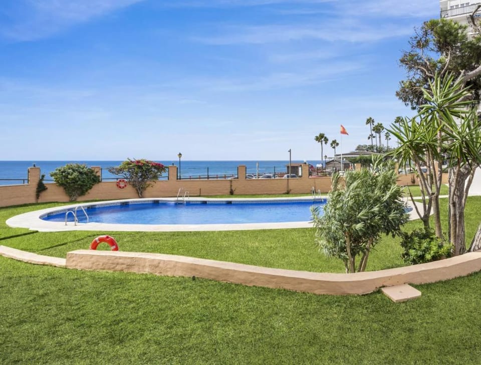 Beachfront Calahonda apt by Costarentals - Ref 89 Apartment in Sitio de Calahonda