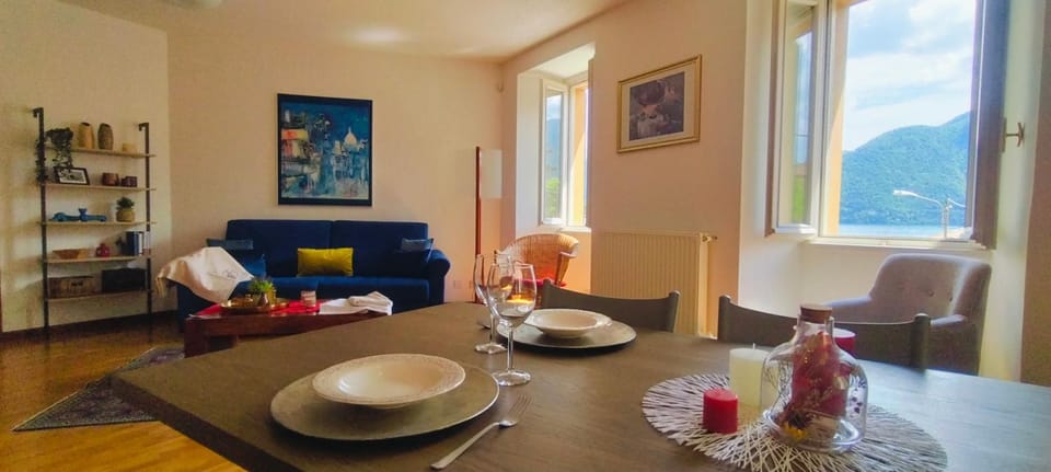 Dining area, Lake view, Mountain view