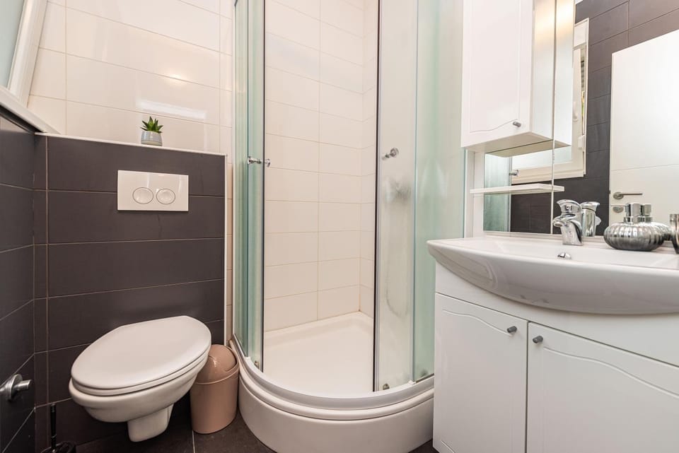 Star 4. modern & centrally located ap. for 6 Apartment in Novalja