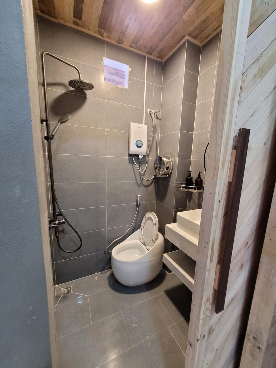 Lightning House Bed and Breakfast in Dalat