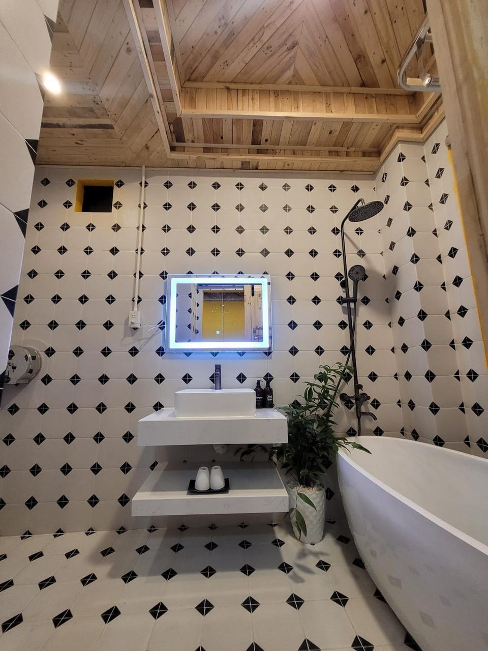 Lightning House Bed and Breakfast in Dalat