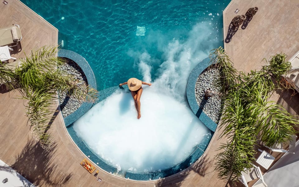 Day, Swimming pool