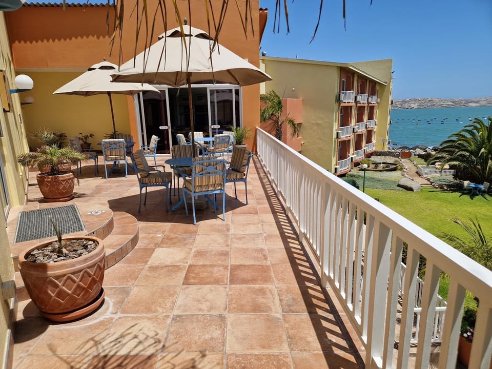 Balcony/Terrace, Lounge or bar, Food and drinks, Alcoholic drinks