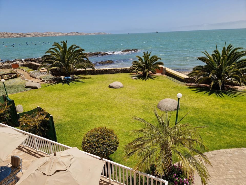 Garden, Lounge or bar, Food and drinks, Beach, Garden view, Sea view, Alcoholic drinks