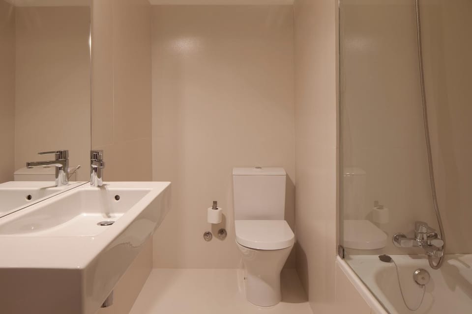 Toilet, Photo of the whole room