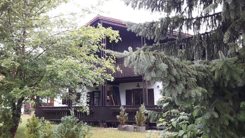Facade/entrance, Garden view