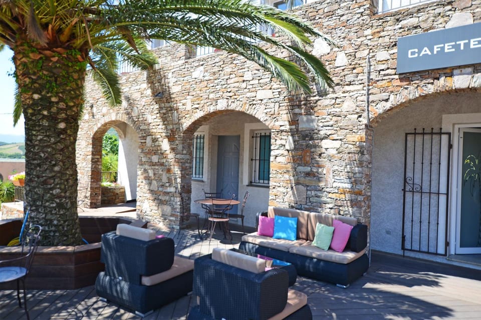 Patio, Day