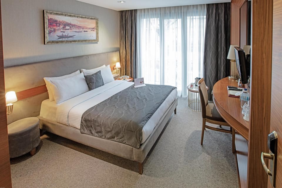 Communal lounge/ TV room, Bedroom