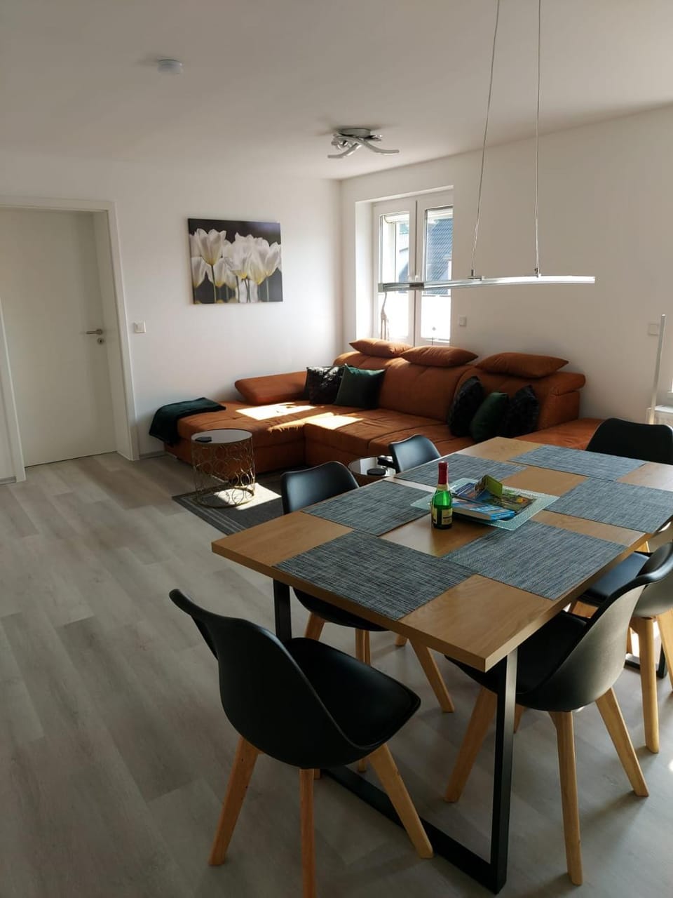 Living room, Seating area, Dining area