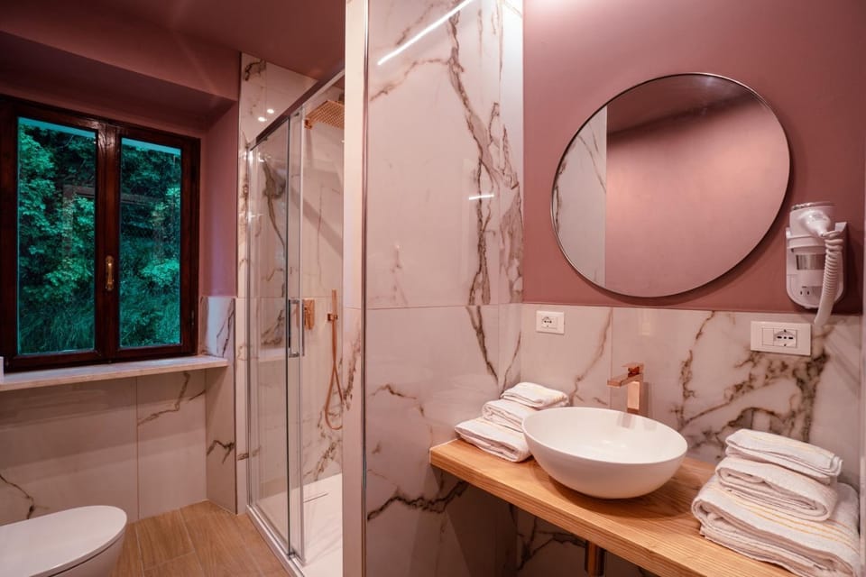 Shower, Bathroom, towels