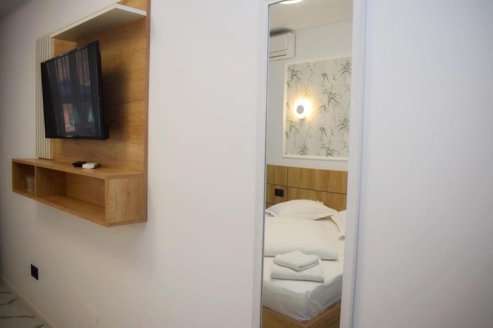 TV and multimedia, Photo of the whole room