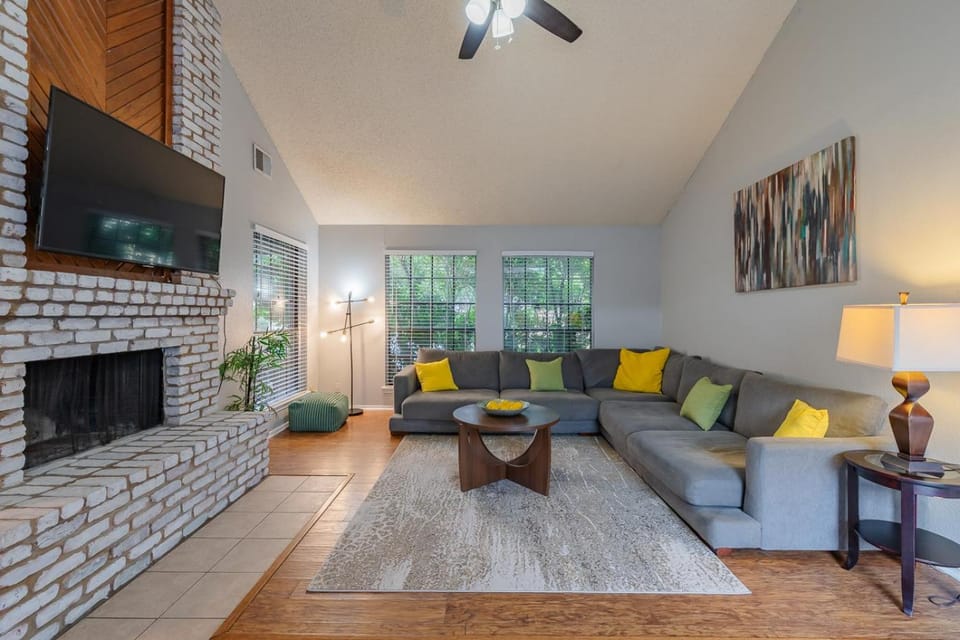 Fun 'n Sun Heated POOL & GameRoom by Fiesta Texas House in San Antonio