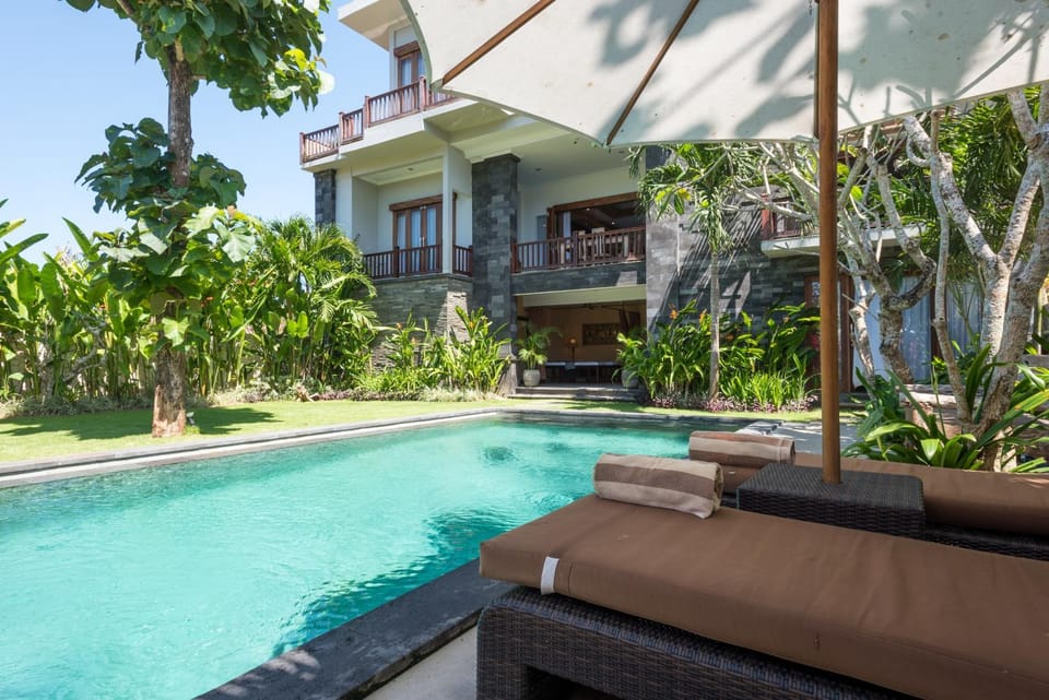 Garden, Swimming pool