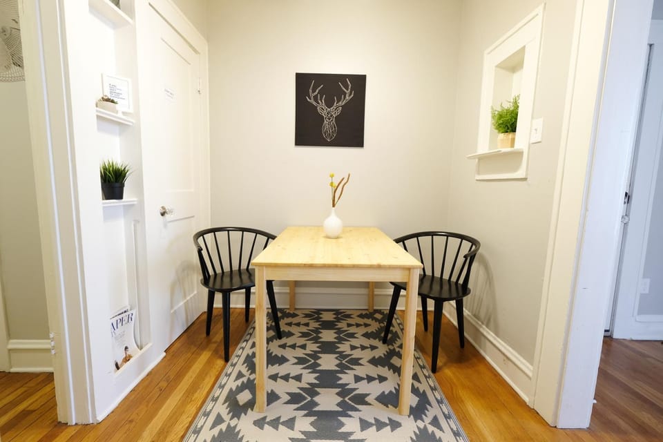 Global Cup 1920s CITY RETREAT Studio Flat Apartment in Dallas