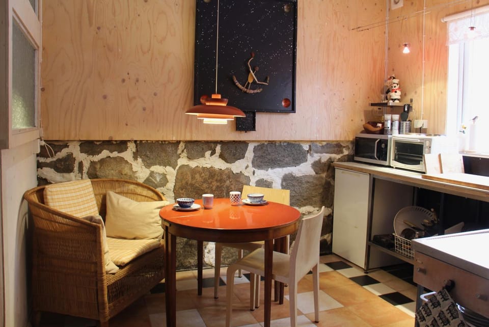 Kitchen or kitchenette, Seating area, Dining area