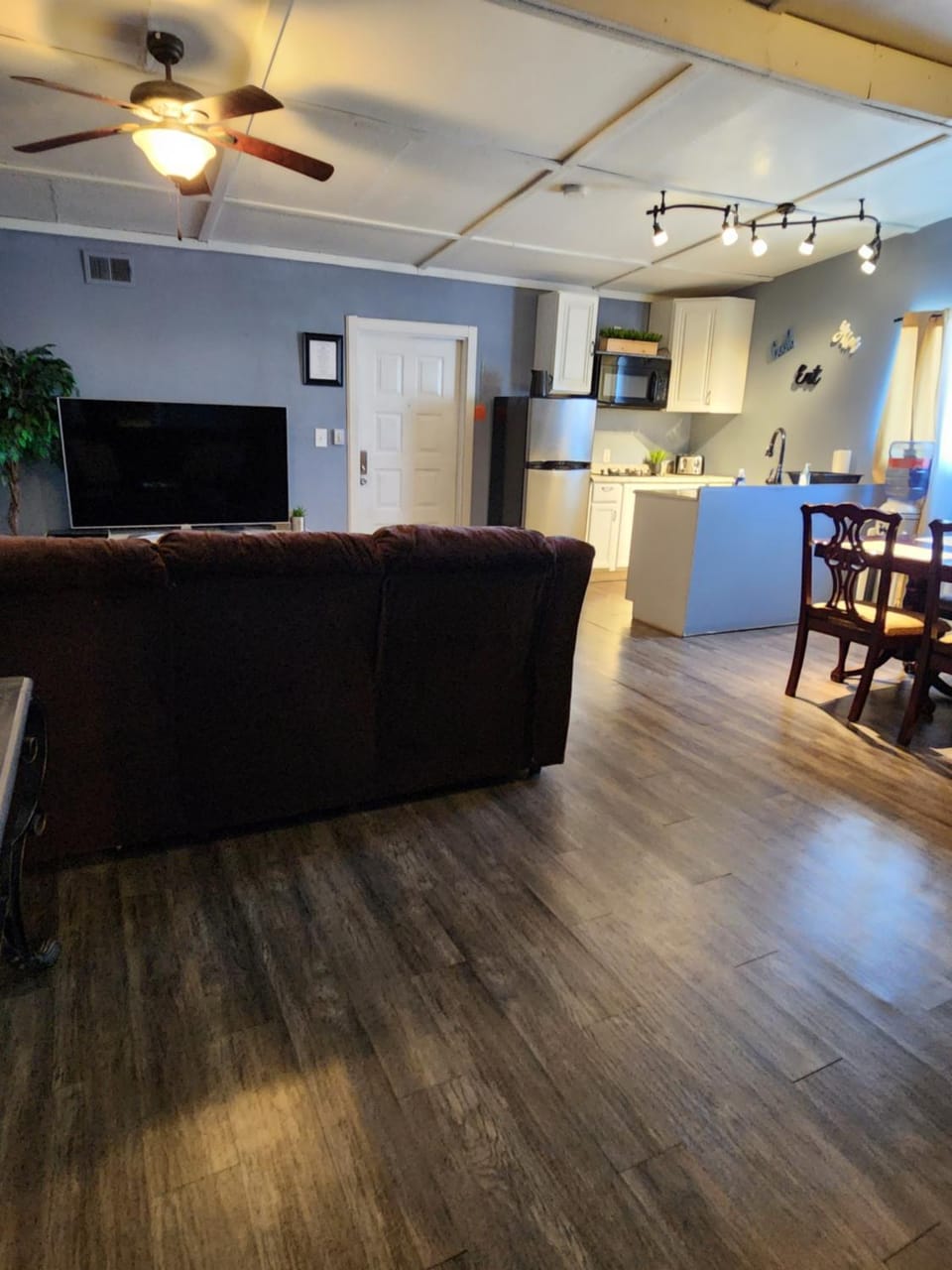 Kitchen or kitchenette, Living room, Dining area