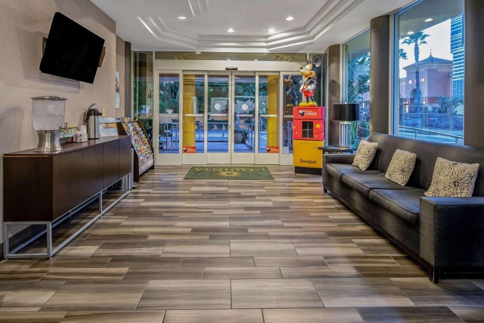 Lobby or reception, On site
