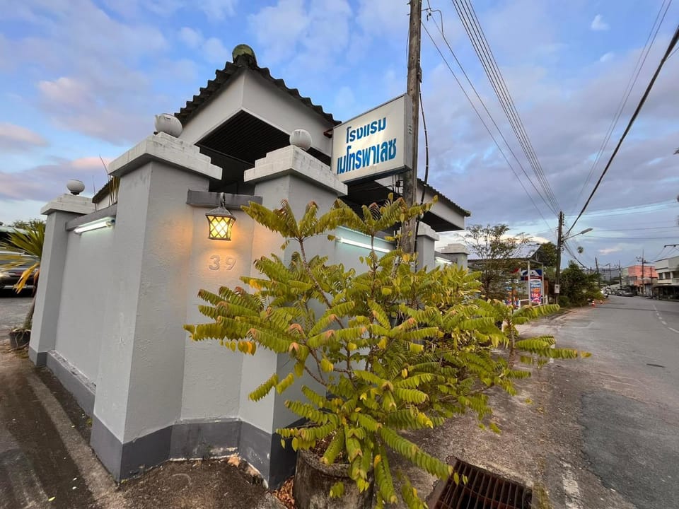 Property building, Neighbourhood, Street view