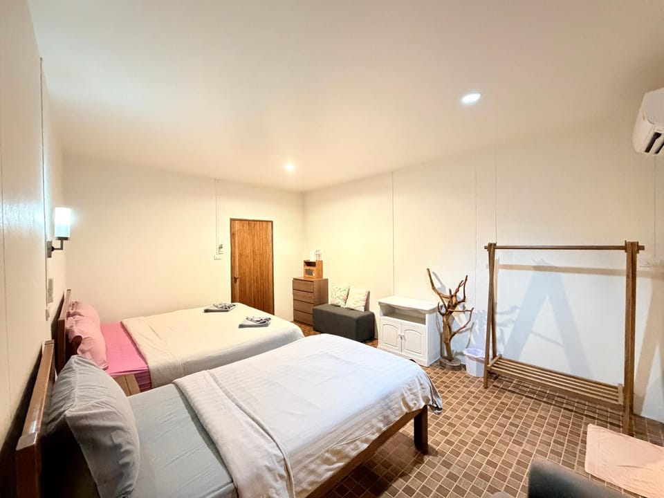Petit Suncliff Resort Hostel in Ban Tai