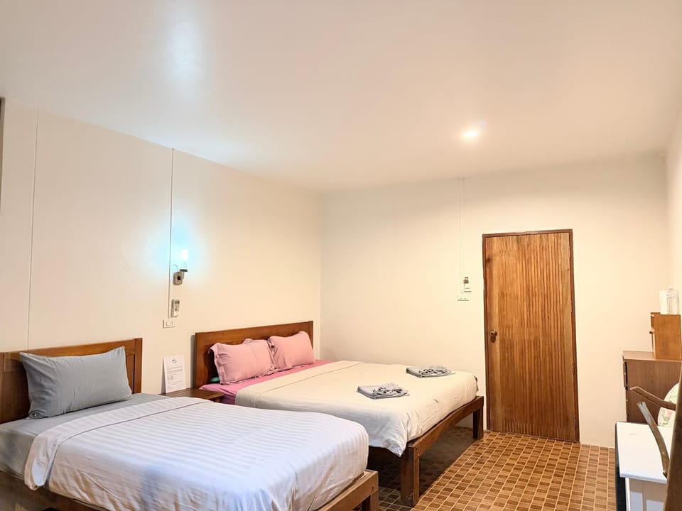 Petit Suncliff Resort Hostel in Ban Tai