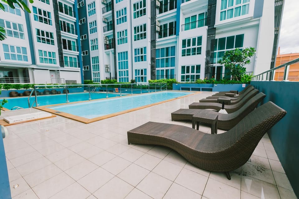 Swimming pool, Swimming pool