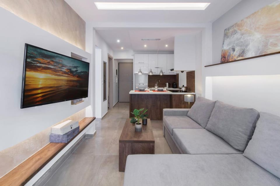 Bed, TV and multimedia, Coffee/tea facilities, Kitchen or kitchenette, Living room, Seating area, Dining area