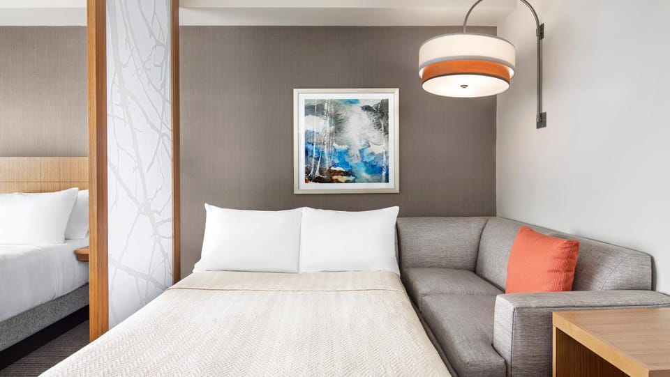 Bed, Seating area, Bedroom